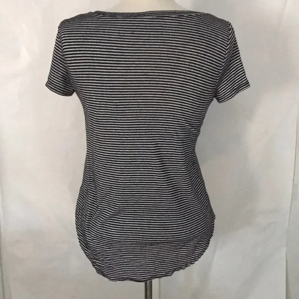 A17). Hollister Kids Hi-Lo Short Sleeve Striped Shirt - Picture 5 of 8